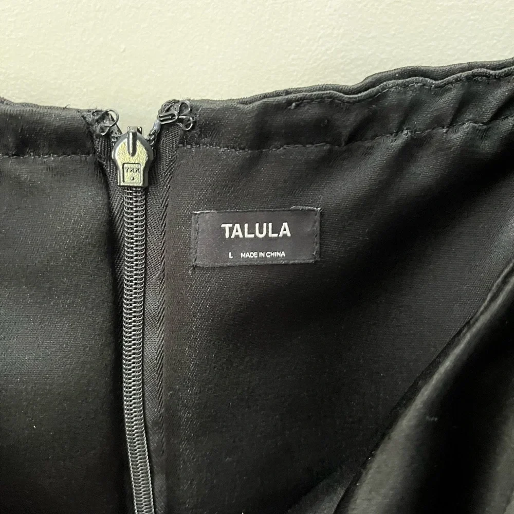 NWT Aritzia Tops Talula Satin Cold Shoulder Top Size L - Picture 5 of 8